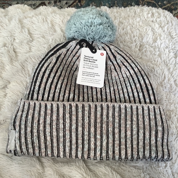 NWT Lululemon Textured Fleece Lined Knit Beanie - Picture 1 of 8